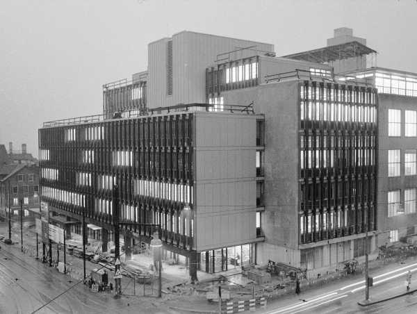 1973: Das neue Maschinenlaboratorium an der Tannenstrasse gegenber des Hauptgeb?udes wird er?ffnet. (Bild: ETH-Bibliothek)