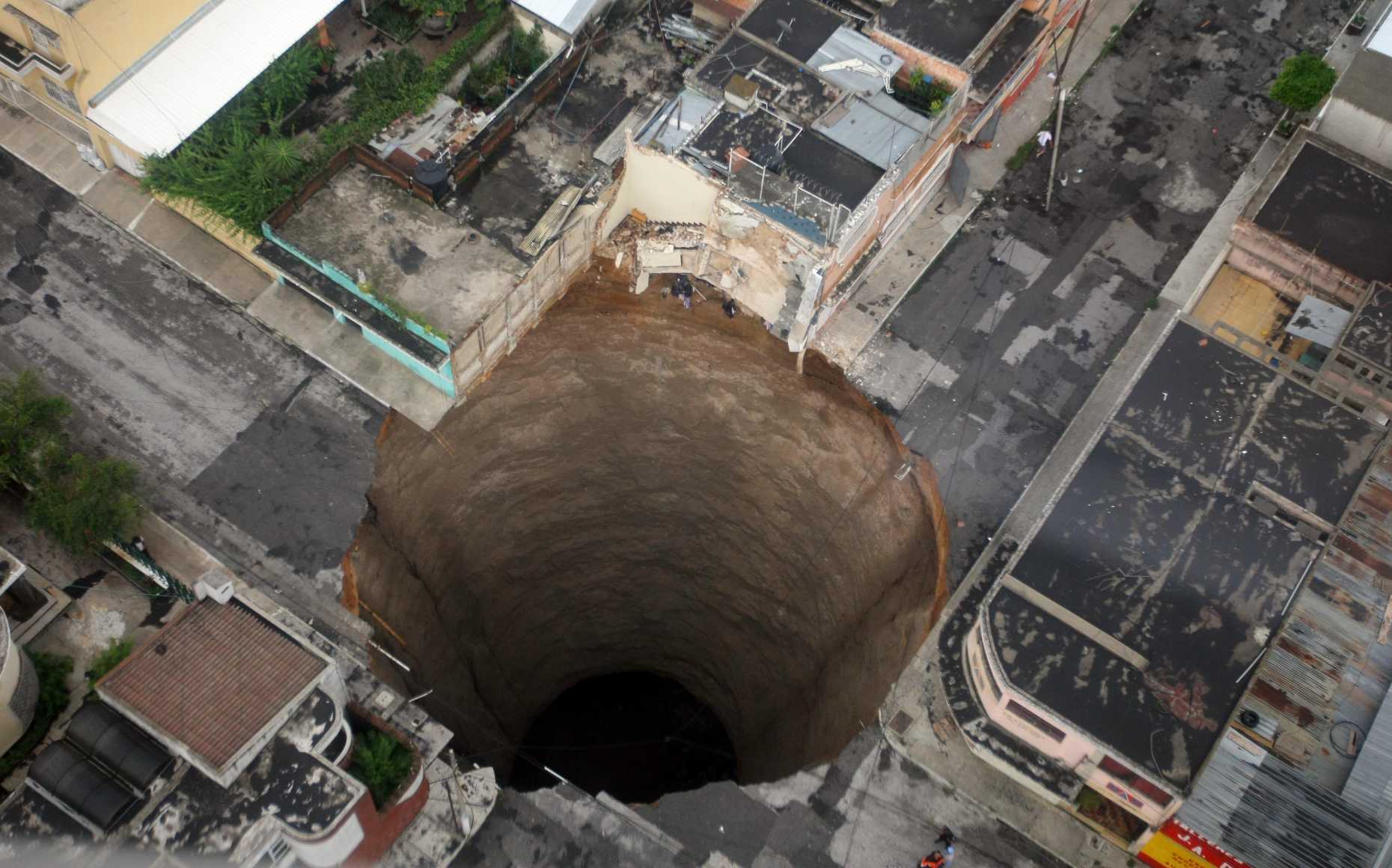 Vergr?sserte Ansicht: Sinkhole in downtown Guatemala City 