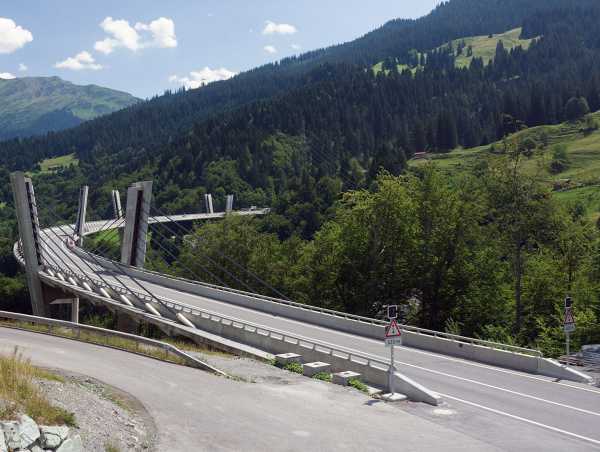 Sunnibergbrcke, Umfahrung Klosters, Nationalstrasse 28. (Bild: Ikiwaner - Own work, CC BY-SA 3.0, https://commons.wikimedia.org/w/index.php?curid=987553)