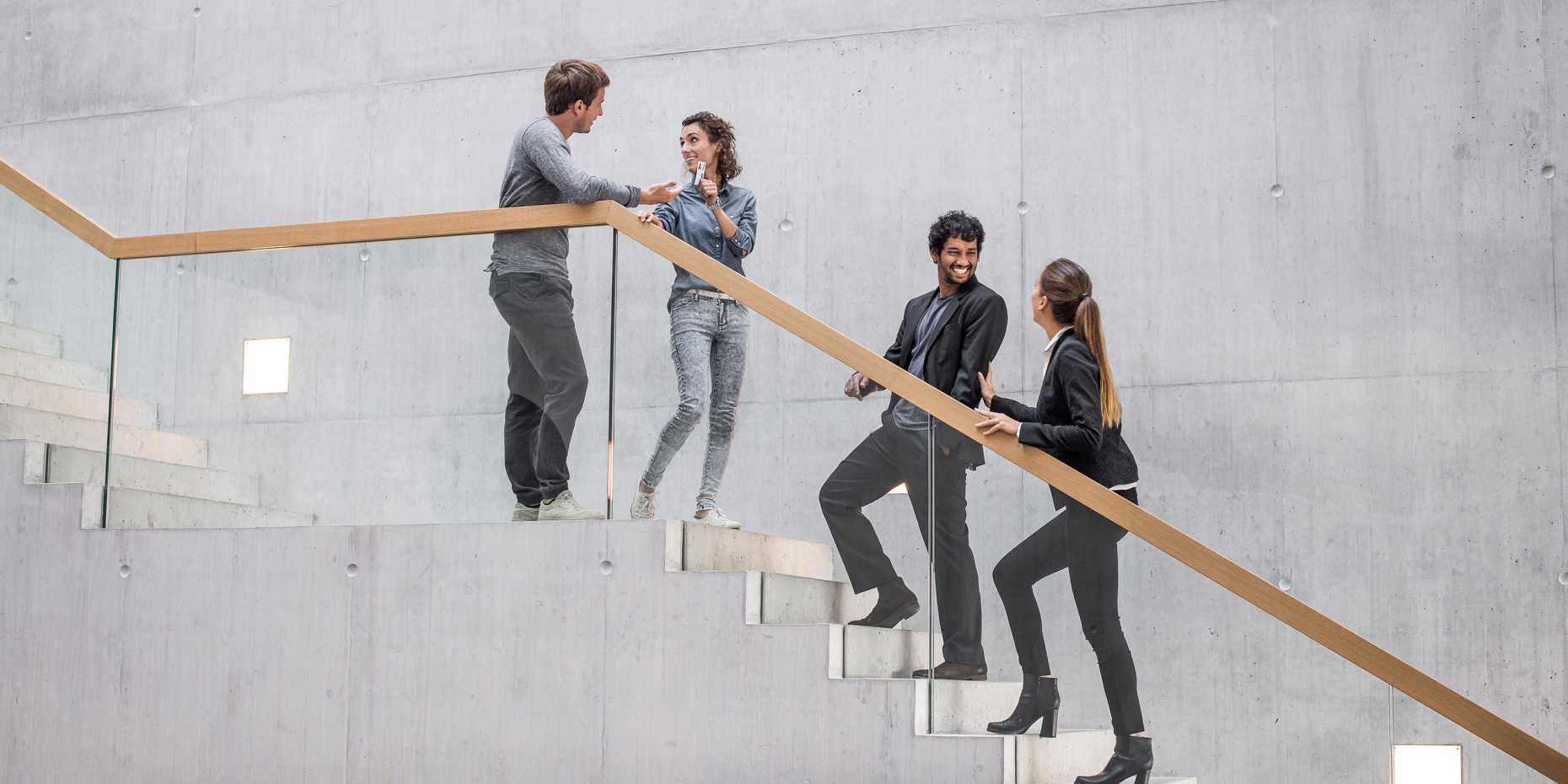Menschen auf Treppe