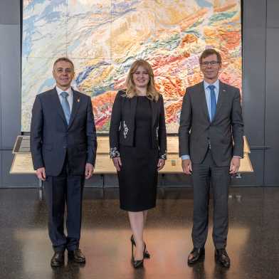 Präsidentin der Slowakei Zuzana Čaputová, Bundesratspräsident Ignazio Cassis und ETH-Präsident Joël Mesot