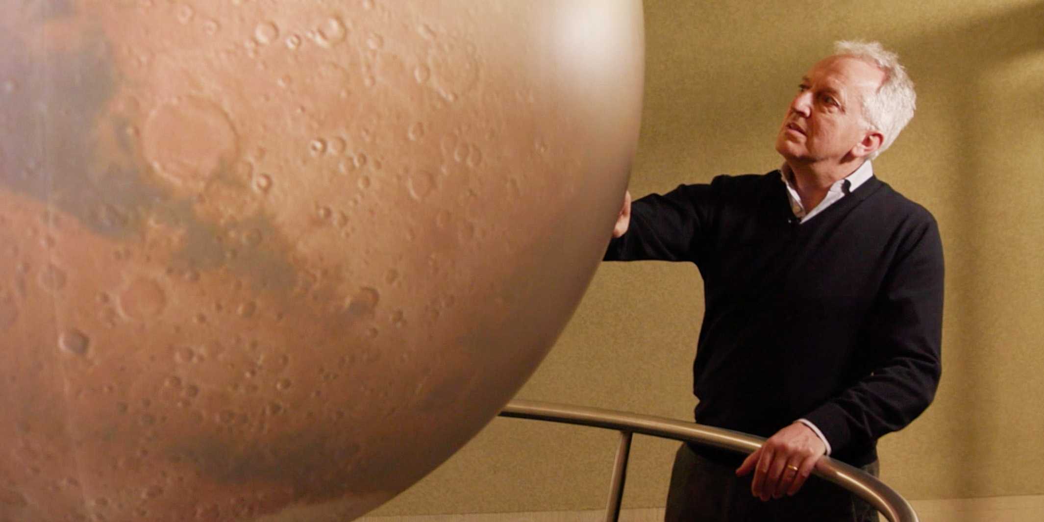 Domenico Giardini mit Mars-Modell