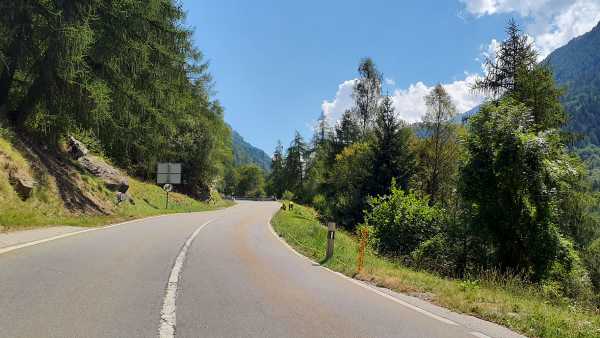 Bergstrasse im Wallis