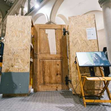 Die Ausstellung «ETH with Ukraine» zeigt im ETH-Hauptgebäude Projekte zum Wiederaufbau der Ukraine