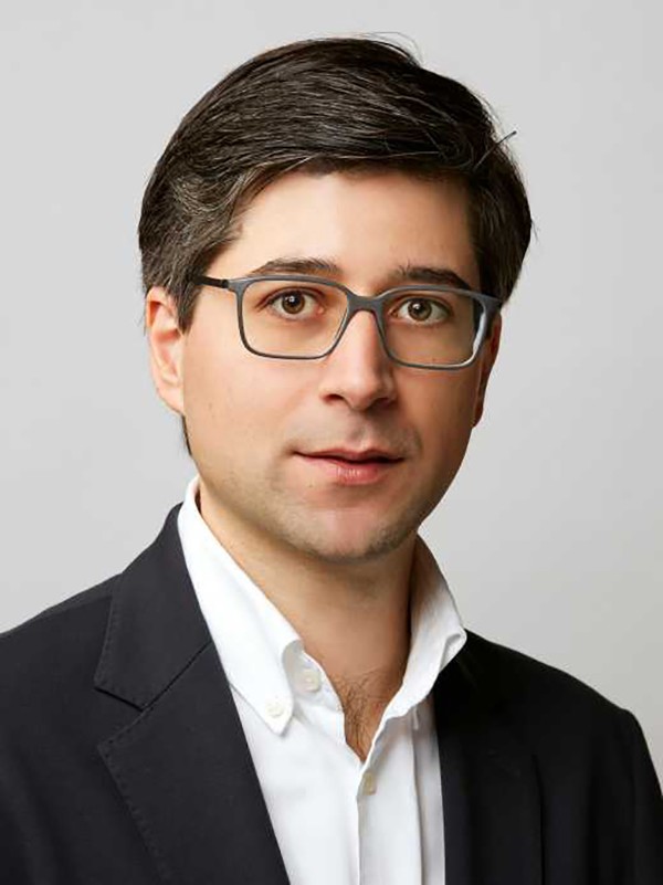 Dr.  Tobias Amslinger