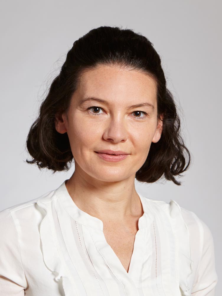 Dr.  Sara van Leeuwen