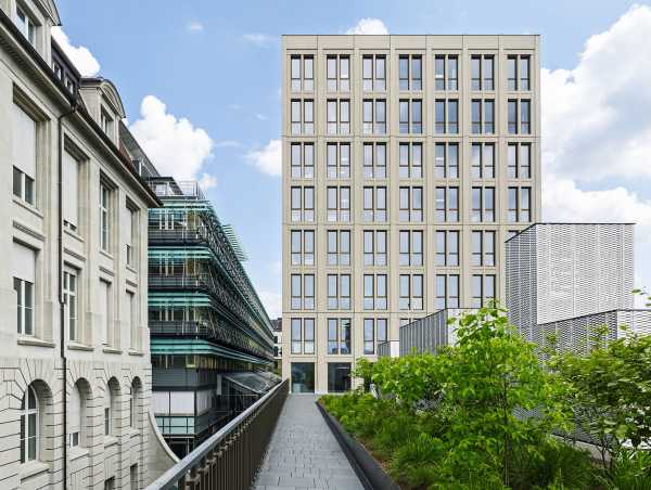 2014: ETH Zurich opens a new building in Zurichs central university district: the LEE building. (Photograph: ETH Zurich)
