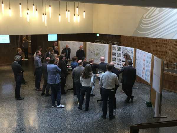 Users from institutions and local neighbourhoods discuss the urban space concept with planners in May 2017. (Photo: Building Department)
