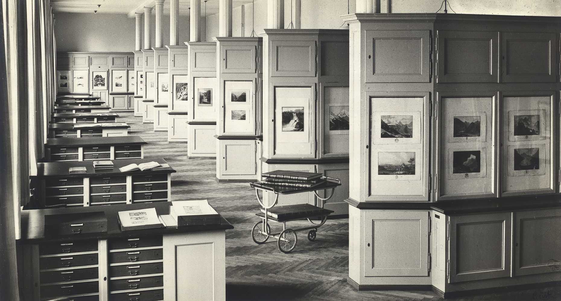 Main depot of the Collection of Prints and Drawings, around 1926. © ETH library / Ernst Rüst  