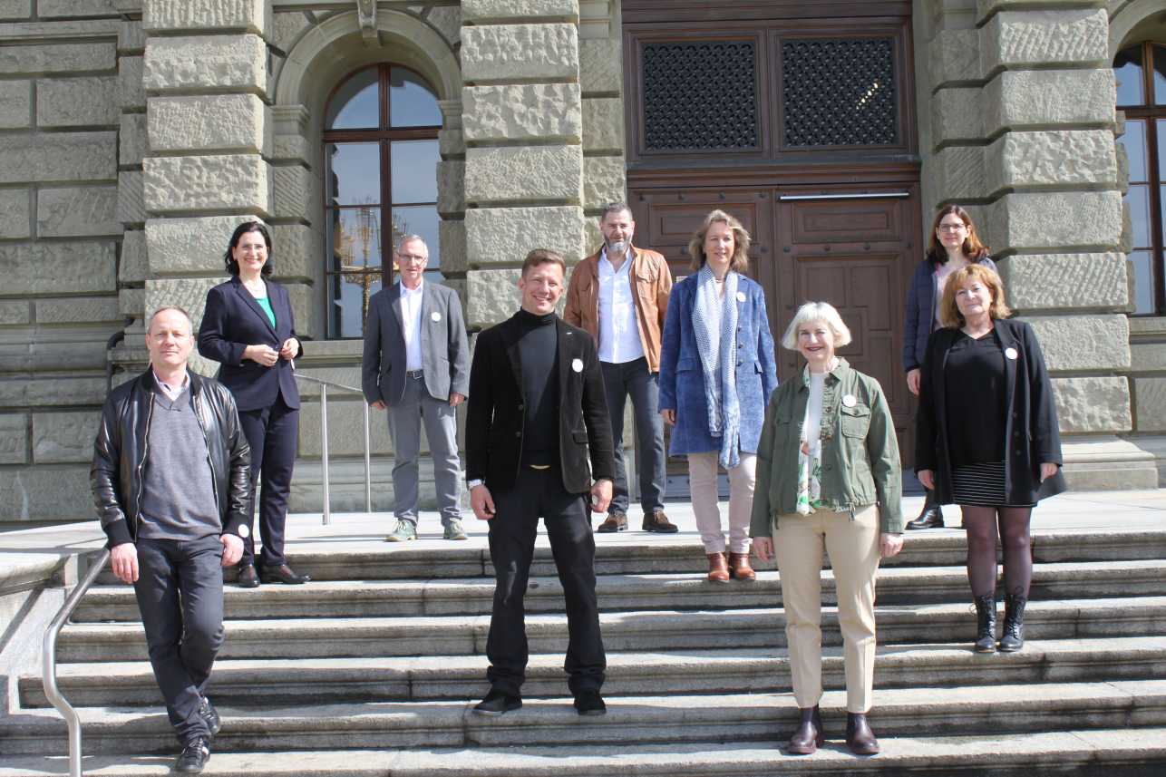 The members of the Staff Commission in front of the ETH main building